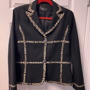 ⭐️⭐️SALE⭐️⭐️Fun Giancarlo Ferrari black jacket w/leopard accents. Size 10